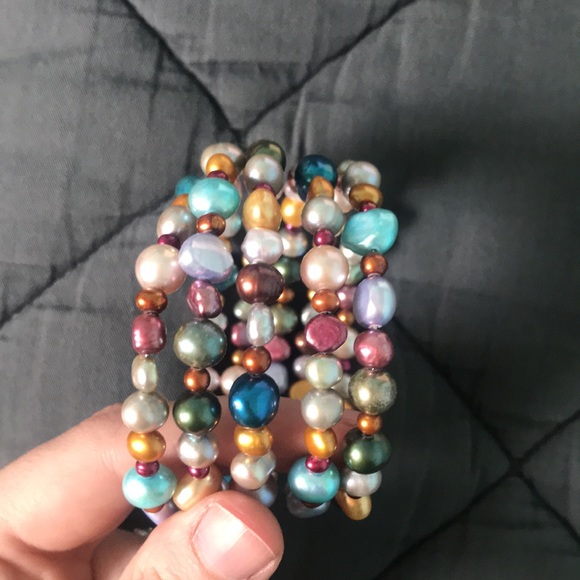 Colored Faux Pearl Bracelet - Picture 7 of 7